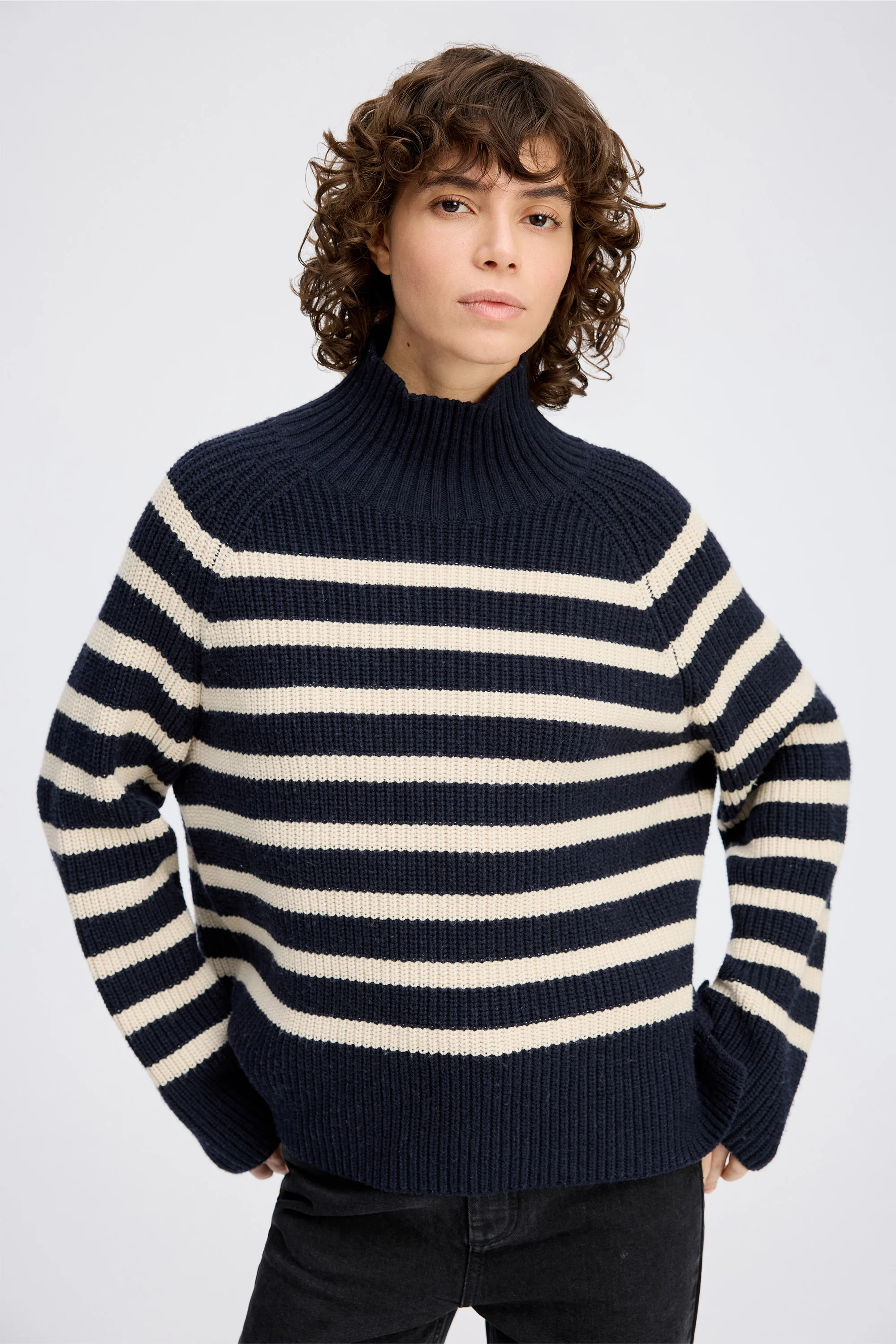 ARISSA - NAVY - Image 3