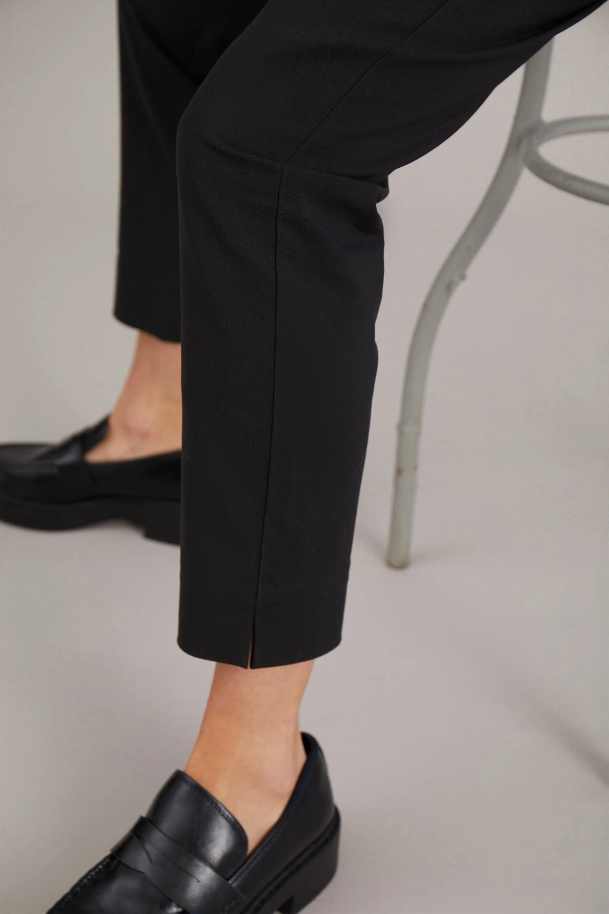 HOLLY - BLACK - Image 4