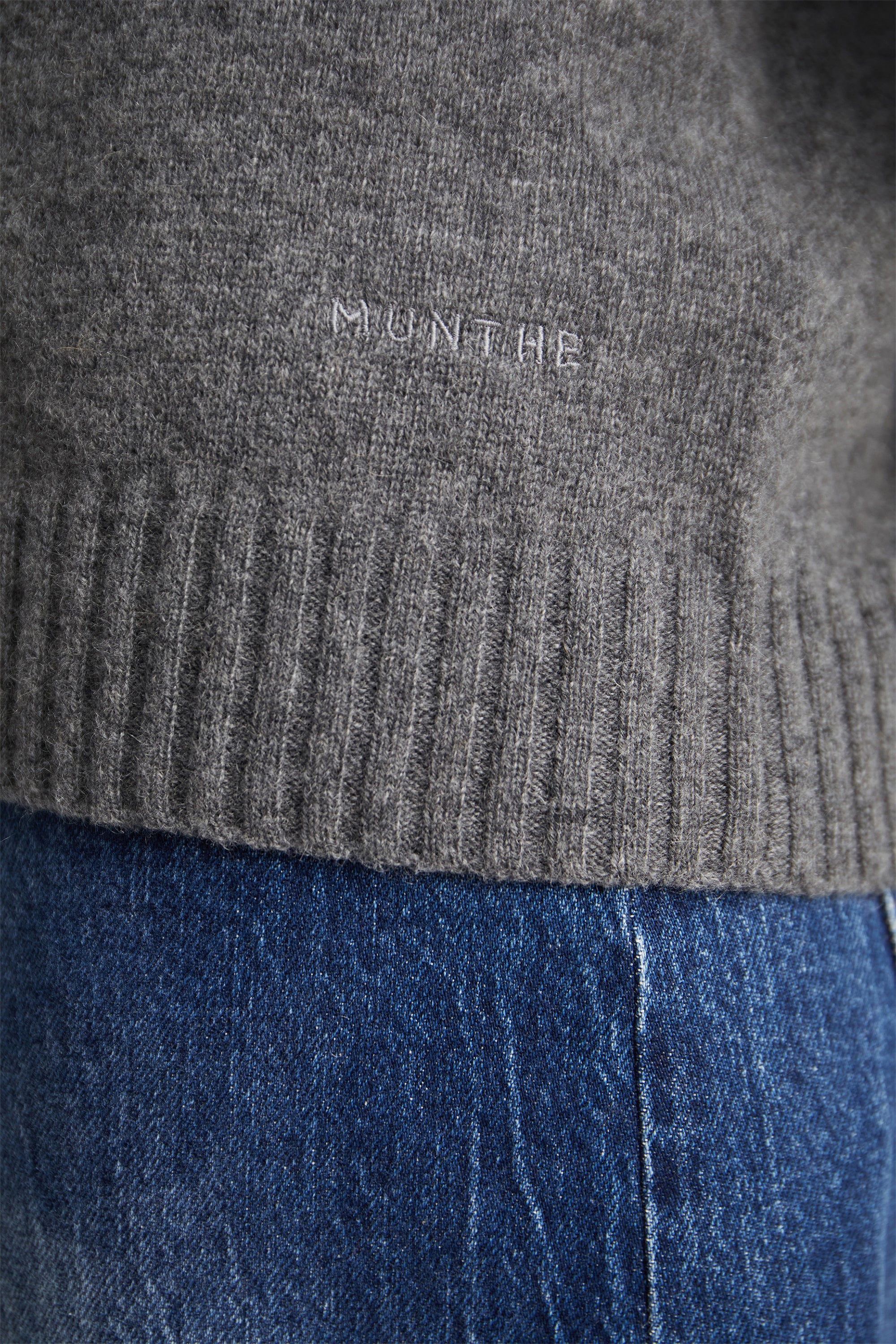 KIARAN CASHMERE - CHARCOAL - Image 3